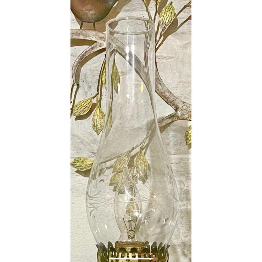 A beautiful vintage brass lamp with glass chimney, old oil lamp converted to ele - Picture 8 of 10